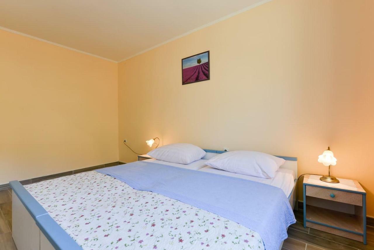 Apartments Kulji パグ エクステリア 写真